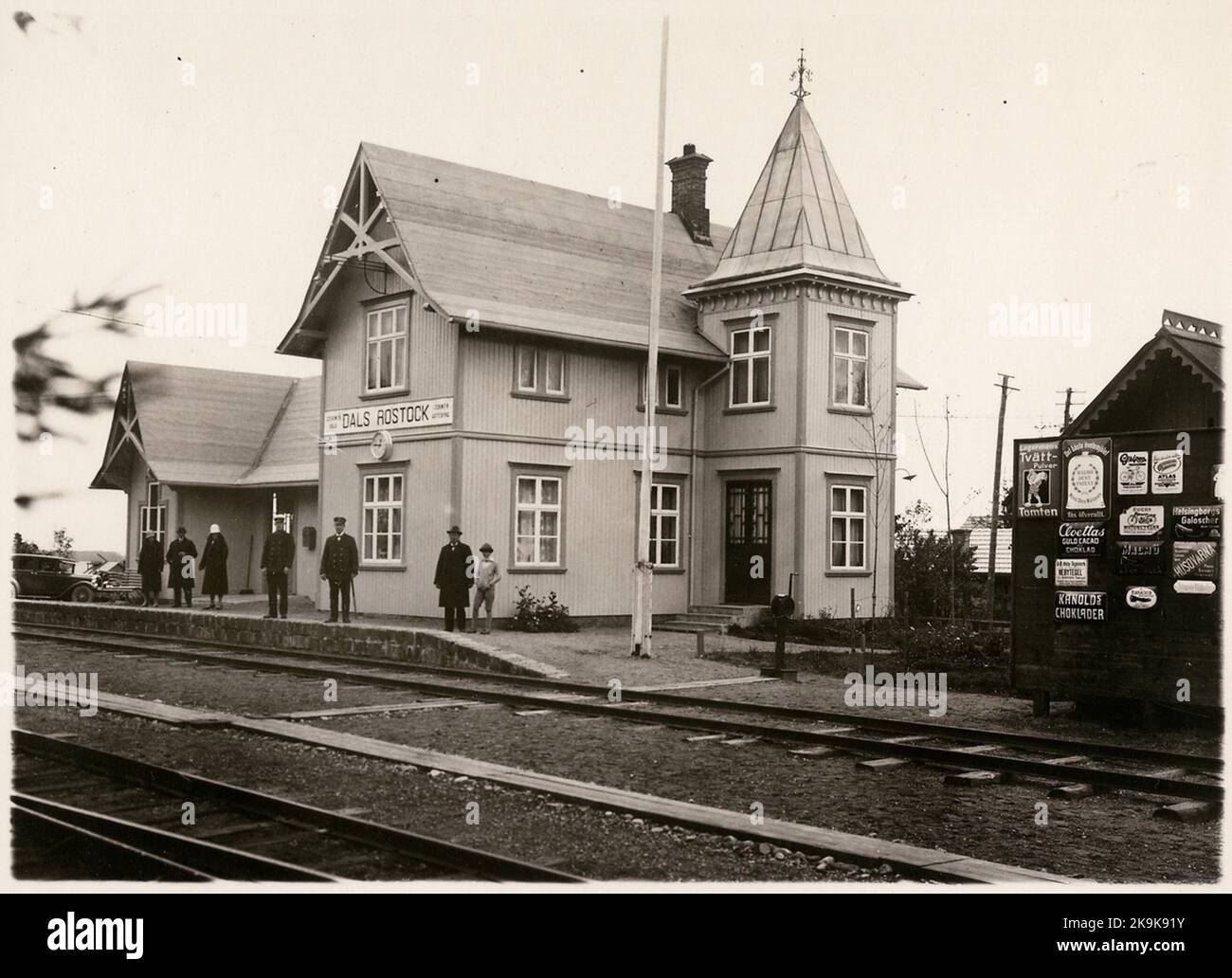 The station arrived in 1908, when the old 