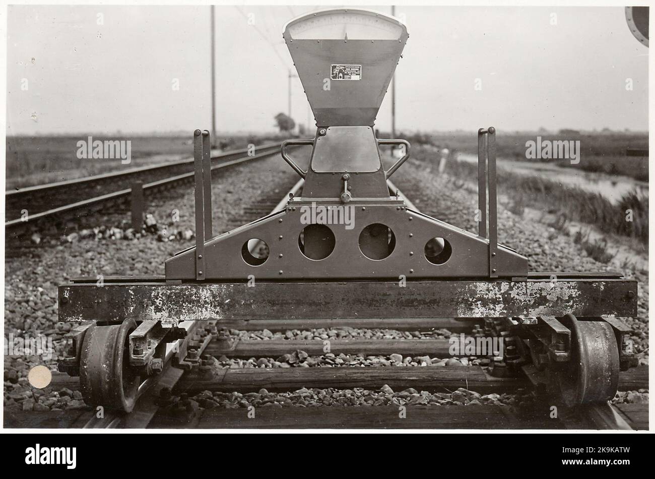 Rail rise rise Stock Photo - Alamy