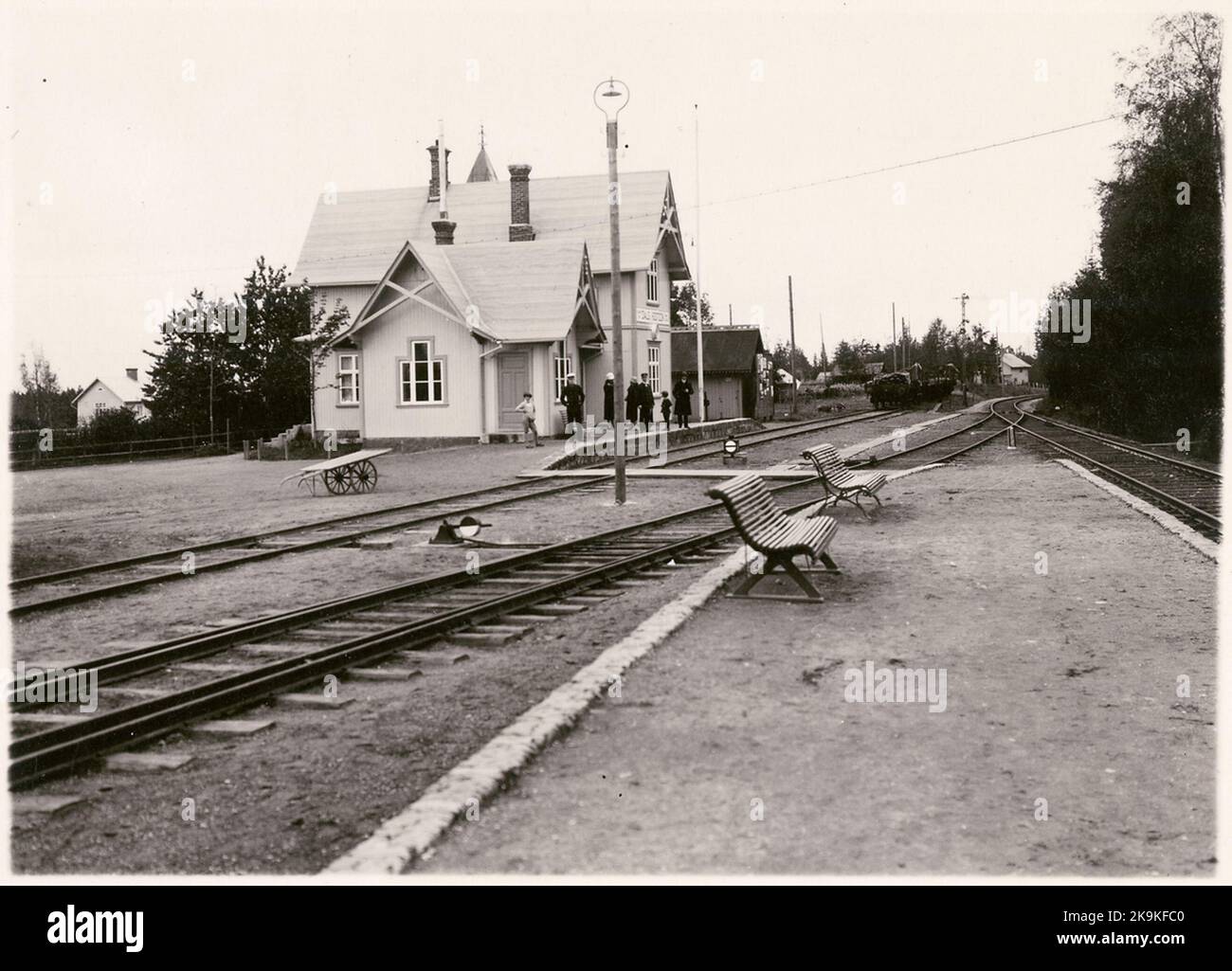 The station arrived in 1908, when the old 