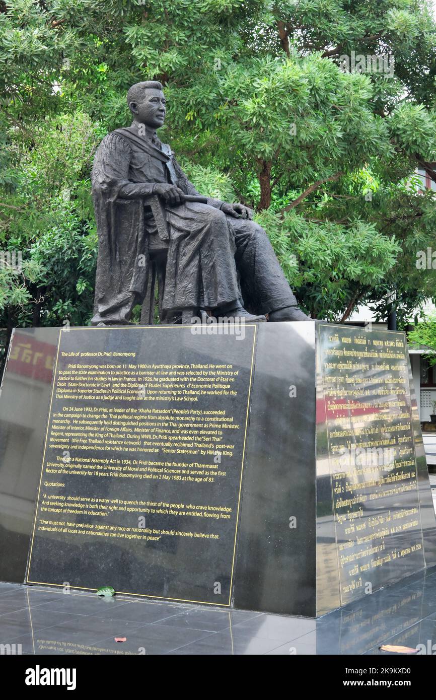 Statue of the founder of Thammasat University in Bangkok, Thailand, and Thai politician Pridi Banomyong (1900-1983), in the grounds of the university Stock Photo