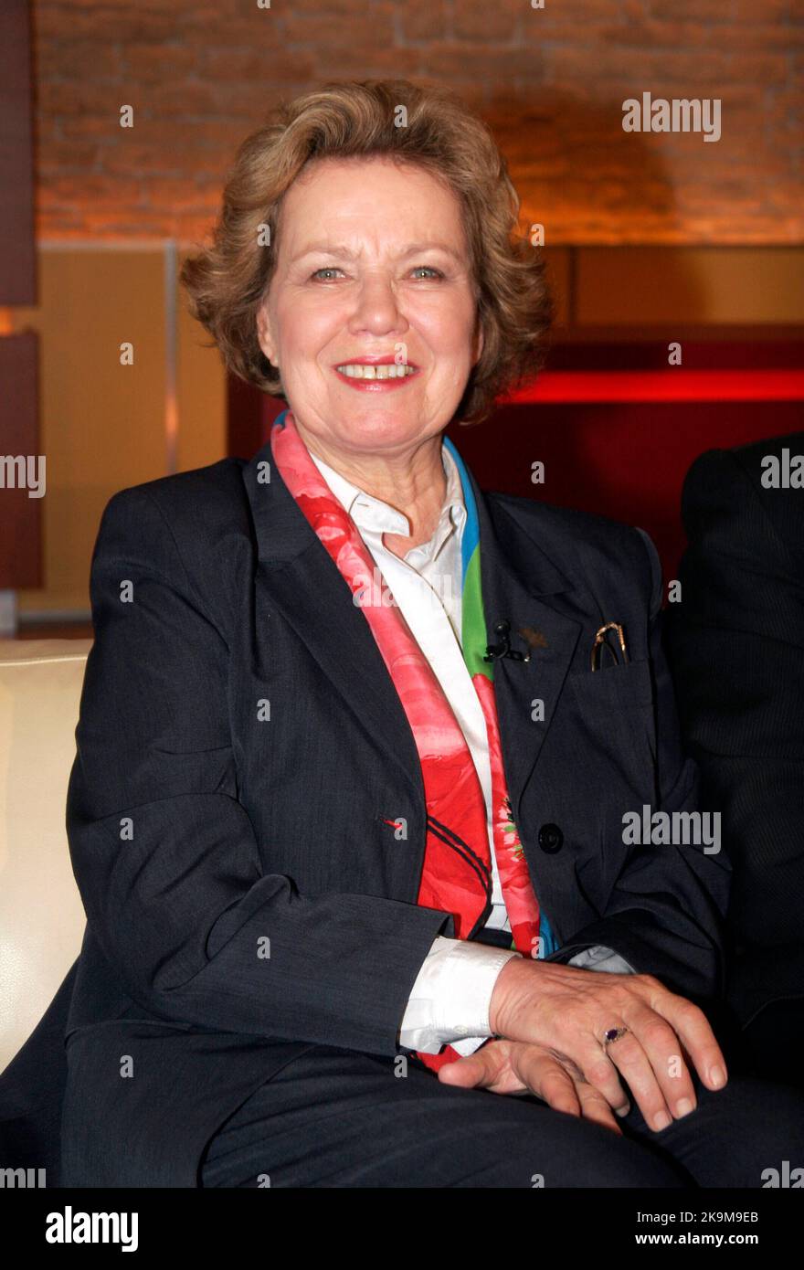 ARCHIVE PHOTO: The actress Witta Pohl would have turned 85 on November 1st, 2022, Witta POHL, Germany, actress, portrait, portrait, here as a guest of the talk show 'Menschen bei Maischberger', WDR, Westdeutscher Rundfunk, 19.06.2007 ? Stock Photo