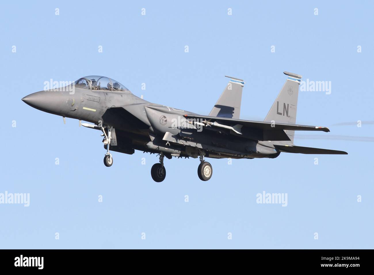 F-15E Eagle from the 48th Fighter Wing landing at RAF Lakenheath ...