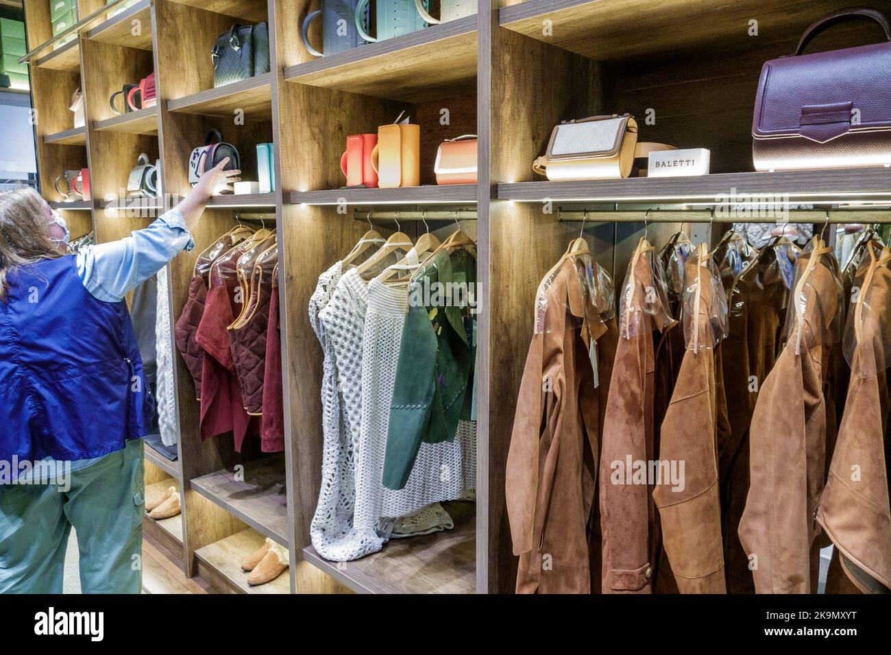 Colombia clothes store outlet