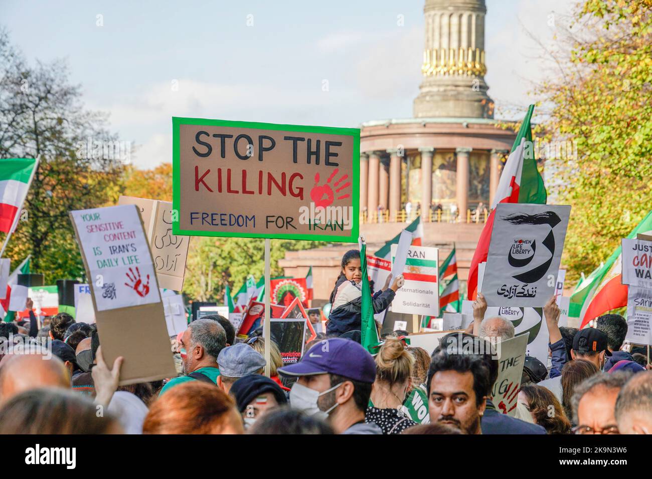 Großdemo Gegen Das Regime Der Mullahs Im Iran Auslöser Der Demonstrationen War Der Tod Der 22