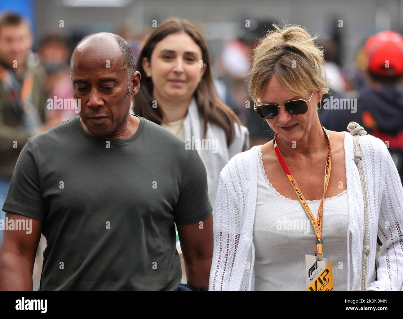 Anthony Hamilton (GBR) and Linda Hamilton (GBR). 29.10.2022. Formula 1 World Championship, Rd 20, Mexican Grand Prix, Mexico City, Mexico, Qualifying Day.  Photo credit should read: XPB/Press Association Images. Stock Photo