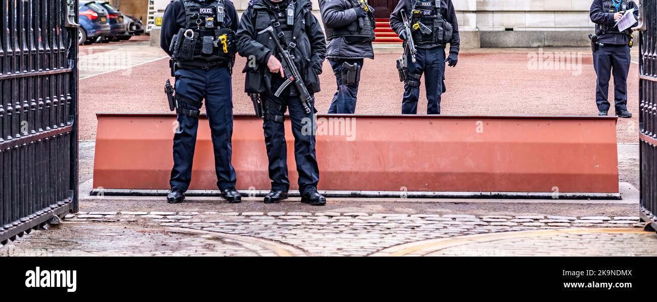 An authorised firearms officer (AFO) is a British police officer who is authorised, and has been trained Stock Photo
