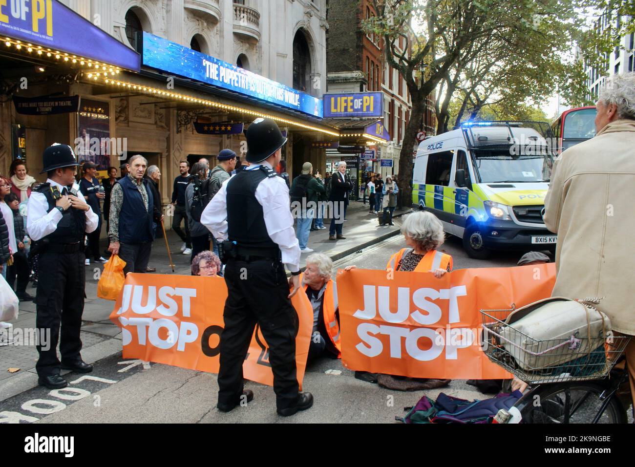 just stop oil protestors block charing cross road london on 29th october 2022 Stock Photo