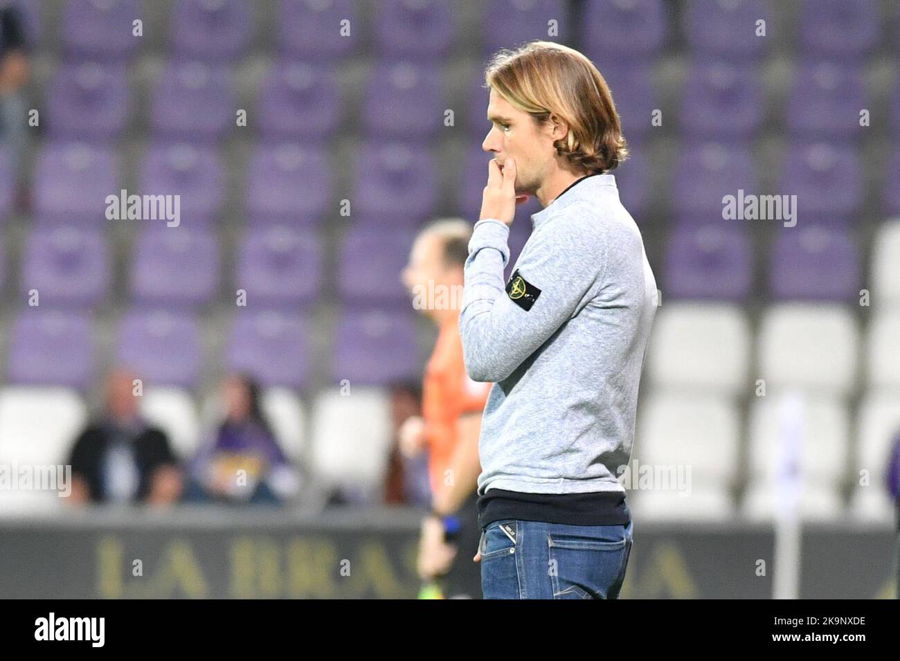 RSCA Futures' head coach Gillet pictured during a soccer match between K. Beerschot V.A. and RSCA Futures, Saturday 29 October 2022 in Antwerp, on day 11 of the 2022-2023 'Challenger Pro League' first division of the Belgian championship. BELGA PHOTO JILL DELSAUX Credit: Belga News Agency/Alamy Live News Stock Photo