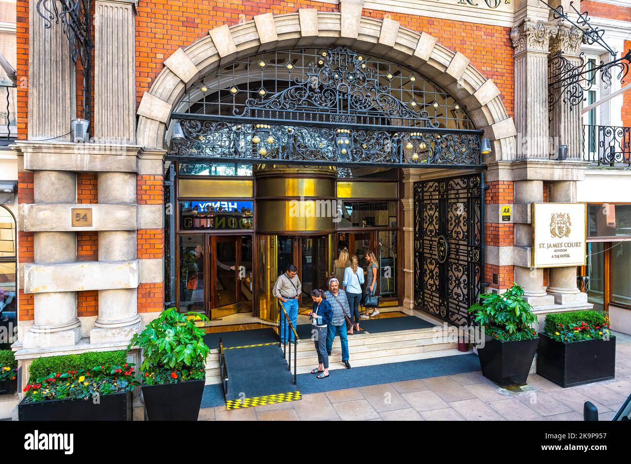Historic st james hotel hires stock photography and images Alamy