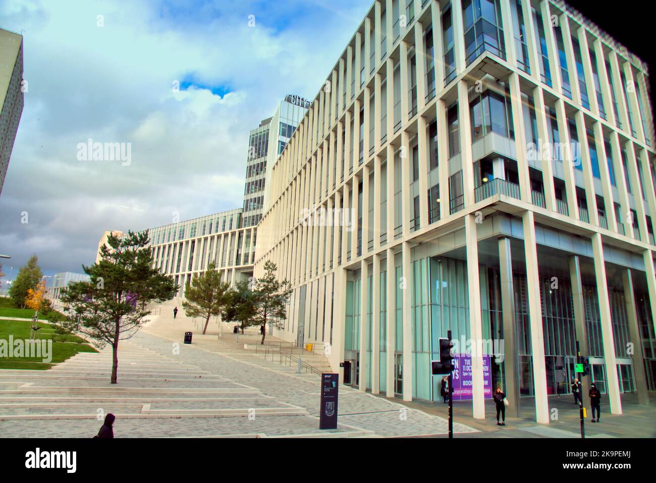 main building front The City of Glasgow College, 190 Cathedral St, Glasgow G4 0RF Stock Photo