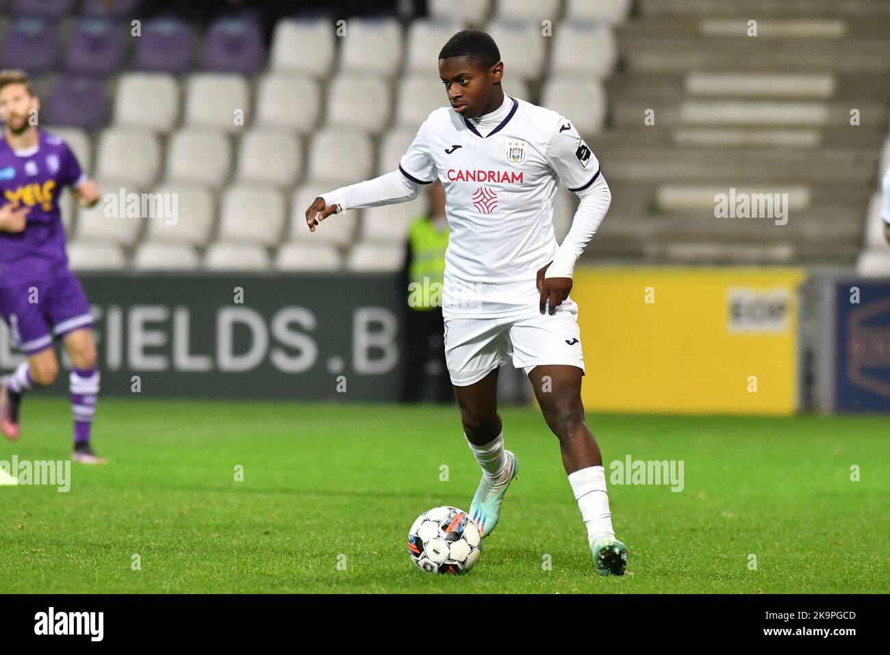 RSCA Futures' Lucas Lissens pictured in action during a soccer match  between Beerschot VA and RWD Molenbeek, Sunday 26 February 2023 in Antwerp,  on day 1 of Relegation Play-offs during the 2022-2023 