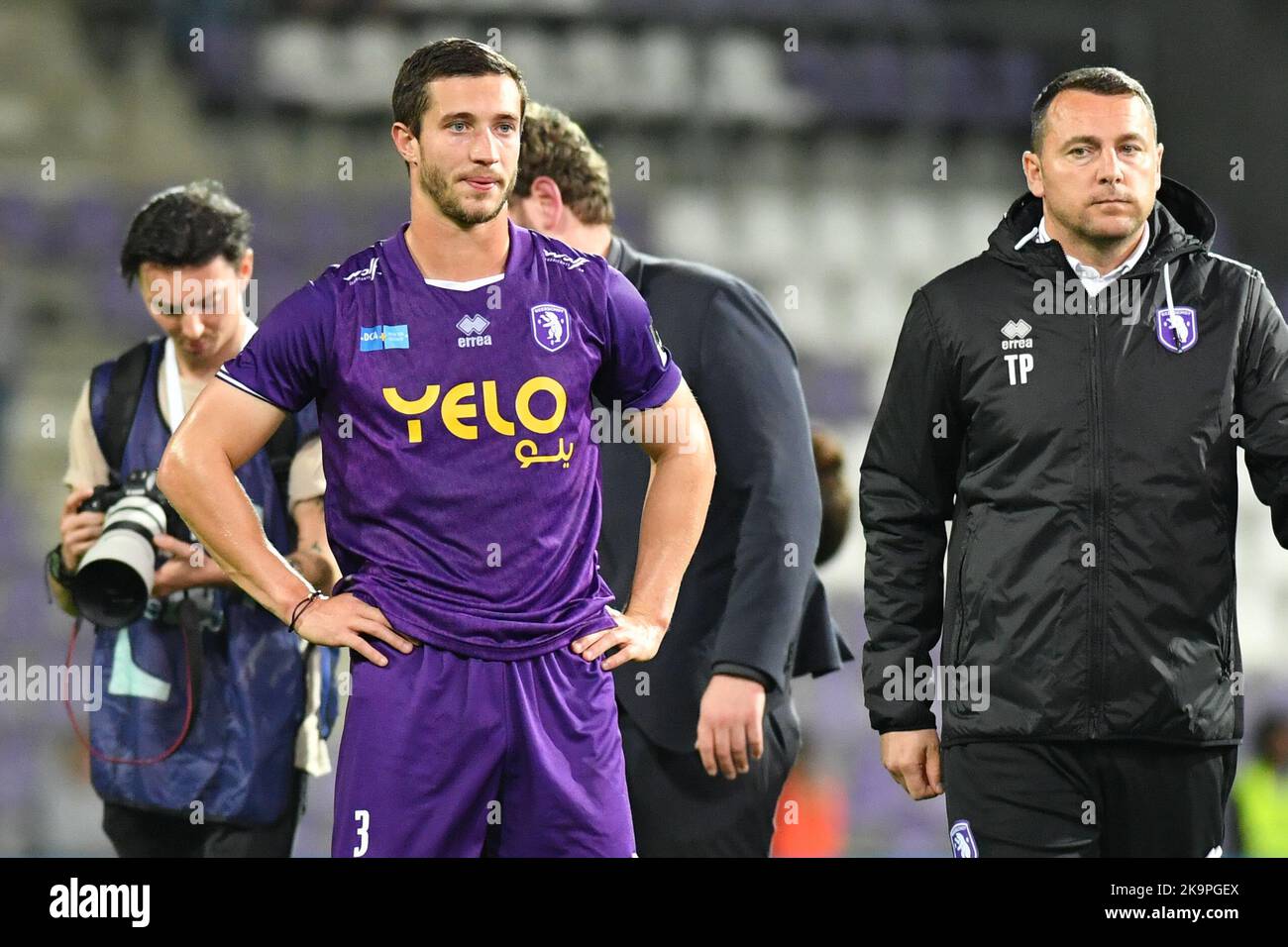 Beerschot's Herve Matthys looks dejected after losing a soccer match between K. Beerschot V.A. and RSCA Futures, Saturday 29 October 2022 in Antwerp, on day 11 of the 2022-2023 'Challenger Pro League' first division of the Belgian championship. BELGA PHOTO JILL DELSAUX Credit: Belga News Agency/Alamy Live News Stock Photo