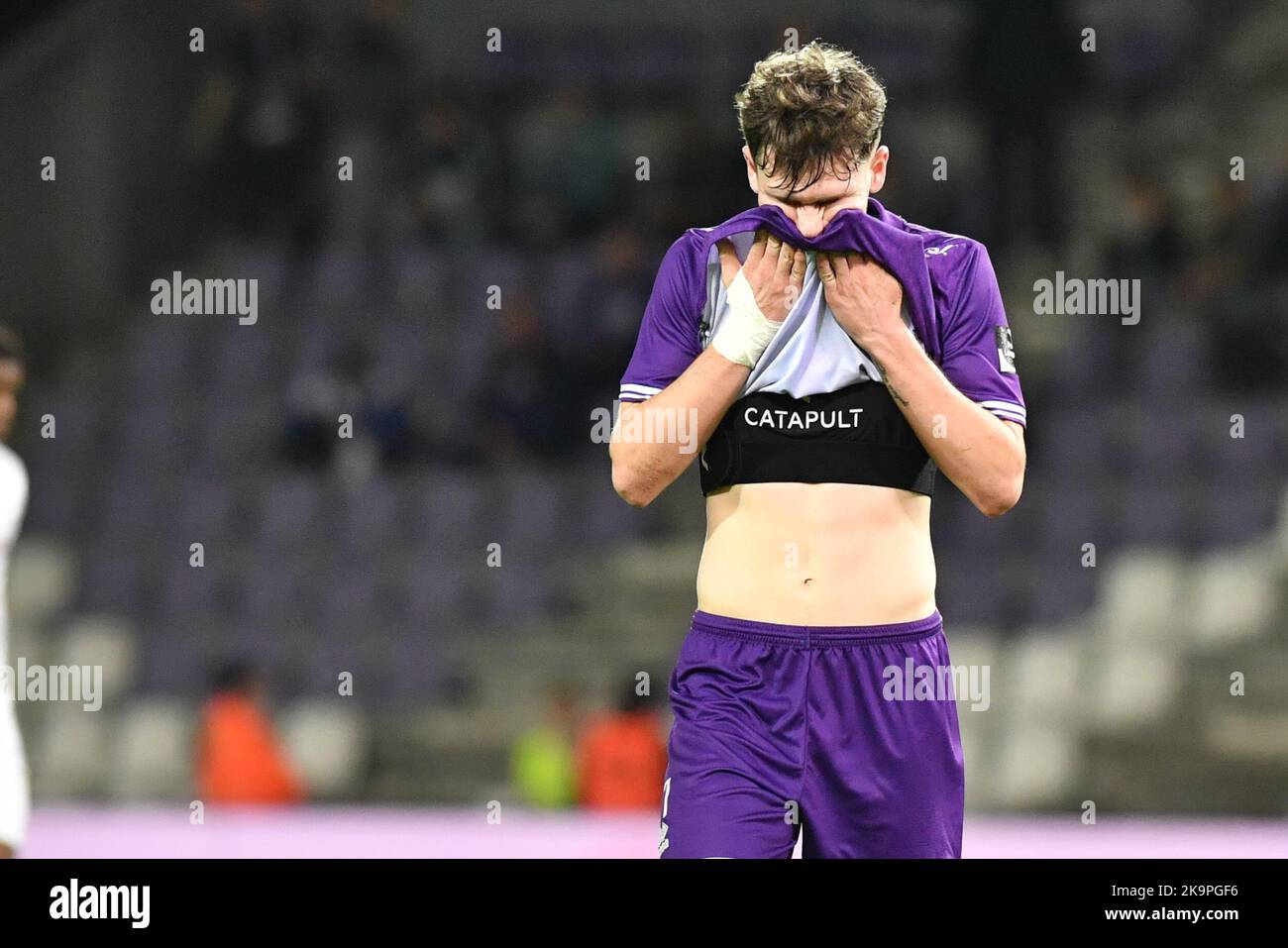 Beerschot's Thibo Baeten looks dejected after losing a soccer match between K. Beerschot V.A. and RSCA Futures, Saturday 29 October 2022 in Antwerp, on day 11 of the 2022-2023 'Challenger Pro League' first division of the Belgian championship. BELGA PHOTO JILL DELSAUX Credit: Belga News Agency/Alamy Live News Stock Photo