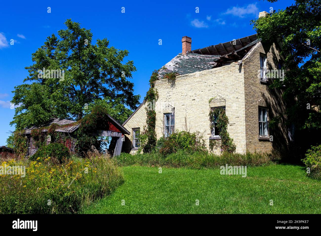 Old, abandoned farm home in Southwestern Ontario, Canada. Stock Photo