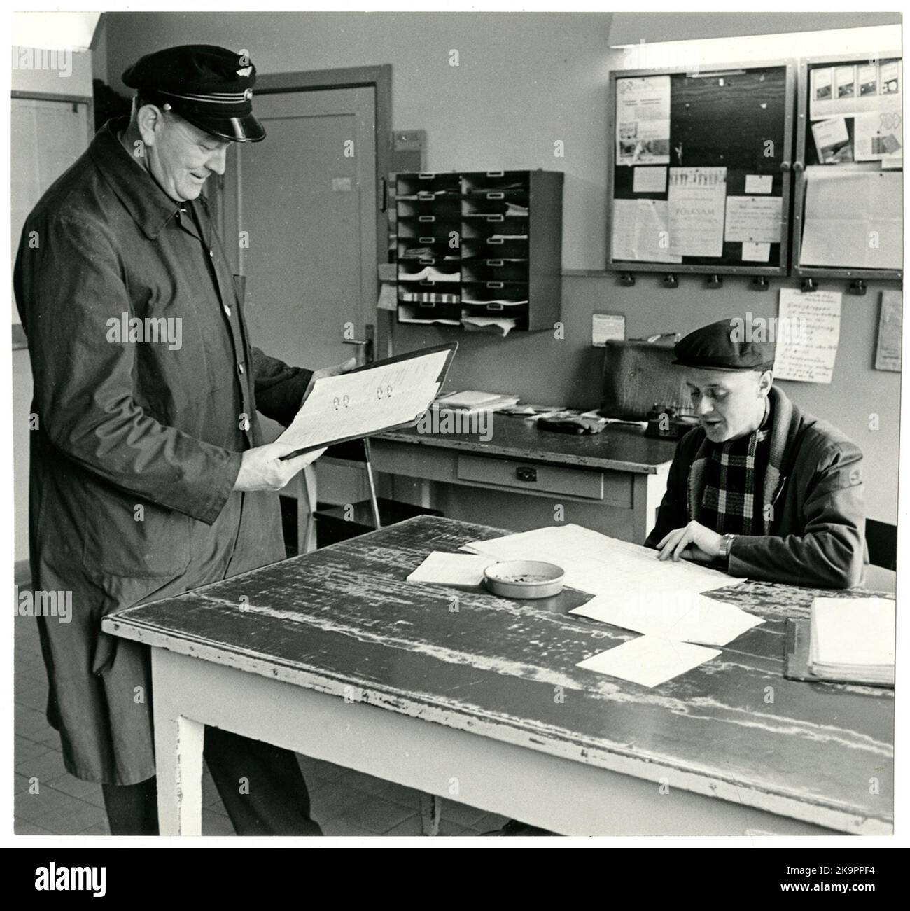 Expedition staff Cut Out Stock Images Pictures Alamy