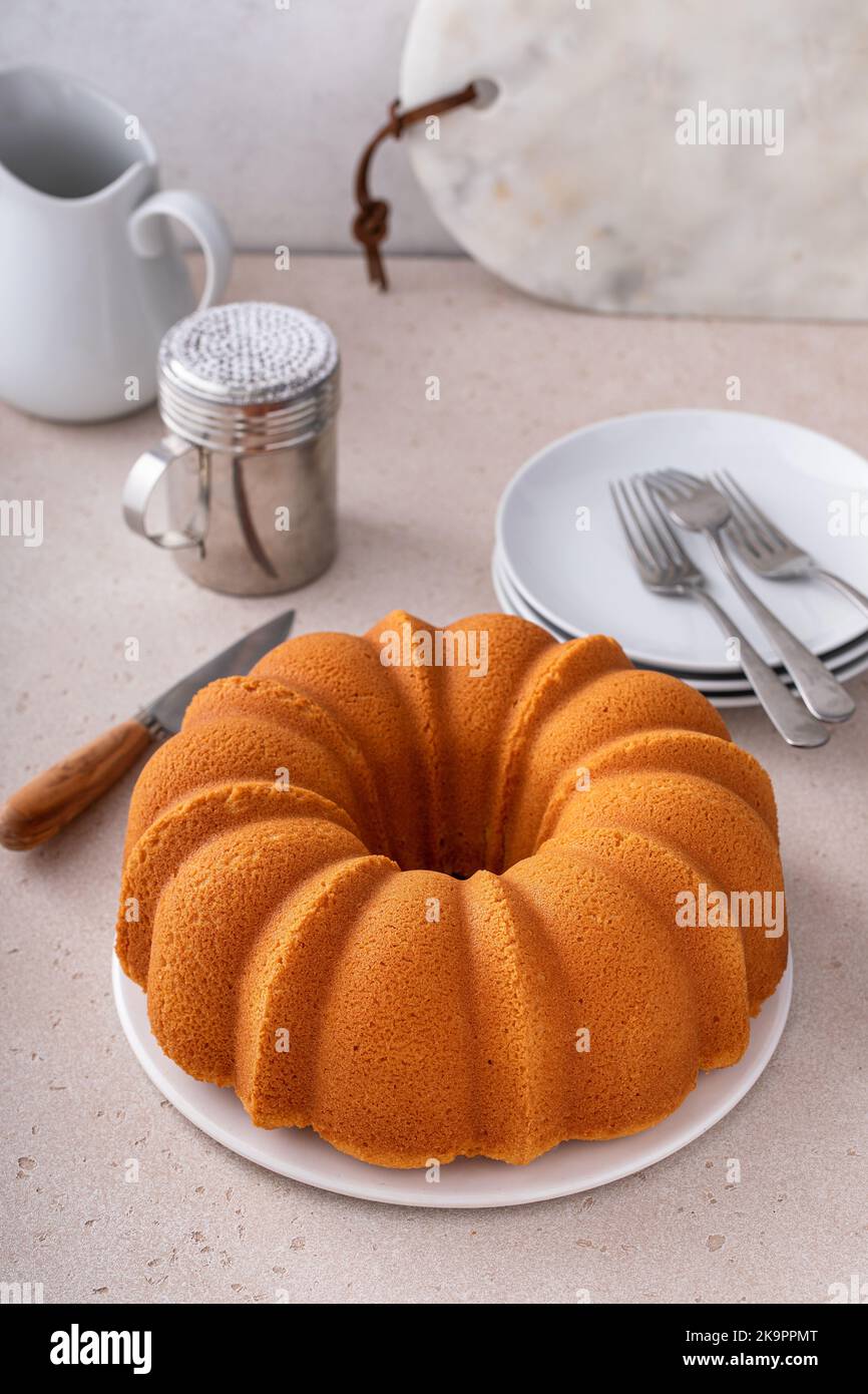 Traditional vanilla or sour cream bundt pound cake Stock Photo Alamy
