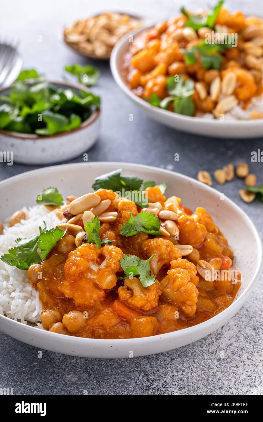 Vegan curry with cauliflower, chickpeas and butternut squash Stock ...