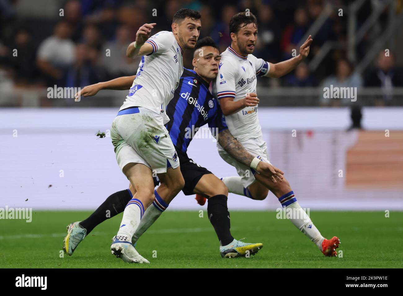 Milan, Italy, 29th October 2022. Lautaro Martinez of FC Internazionale clashes with Alex Ferrari and Bartosz Bereszynski of UC Sampdoria during the Serie A match at Giuseppe Meazza, Milan. Picture credit should read: Jonathan Moscrop / Sportimage Credit: Sportimage/Alamy Live News Stock Photo