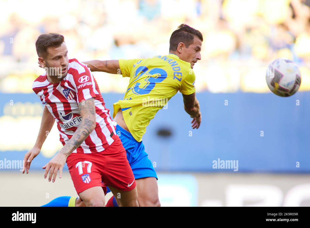 Saul Niguez of Atletico de Madrid and Luis Hernandez of Cadiz during the Spanish championship La Liga football match between Cadiz CF and Atletico de Madrid on October 29, 2022 at Nuevo Mirandilla stadium in Cadiz, Spain - Photo: Joaquin Corchero/DPPI/LiveMedia Credit: Independent Photo Agency/Alamy Live News Stock Photo