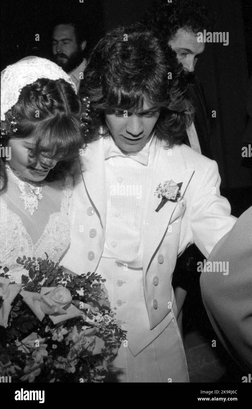 Valerie bertinelli and eddie van halen wedding 60 photos Vianawedding com