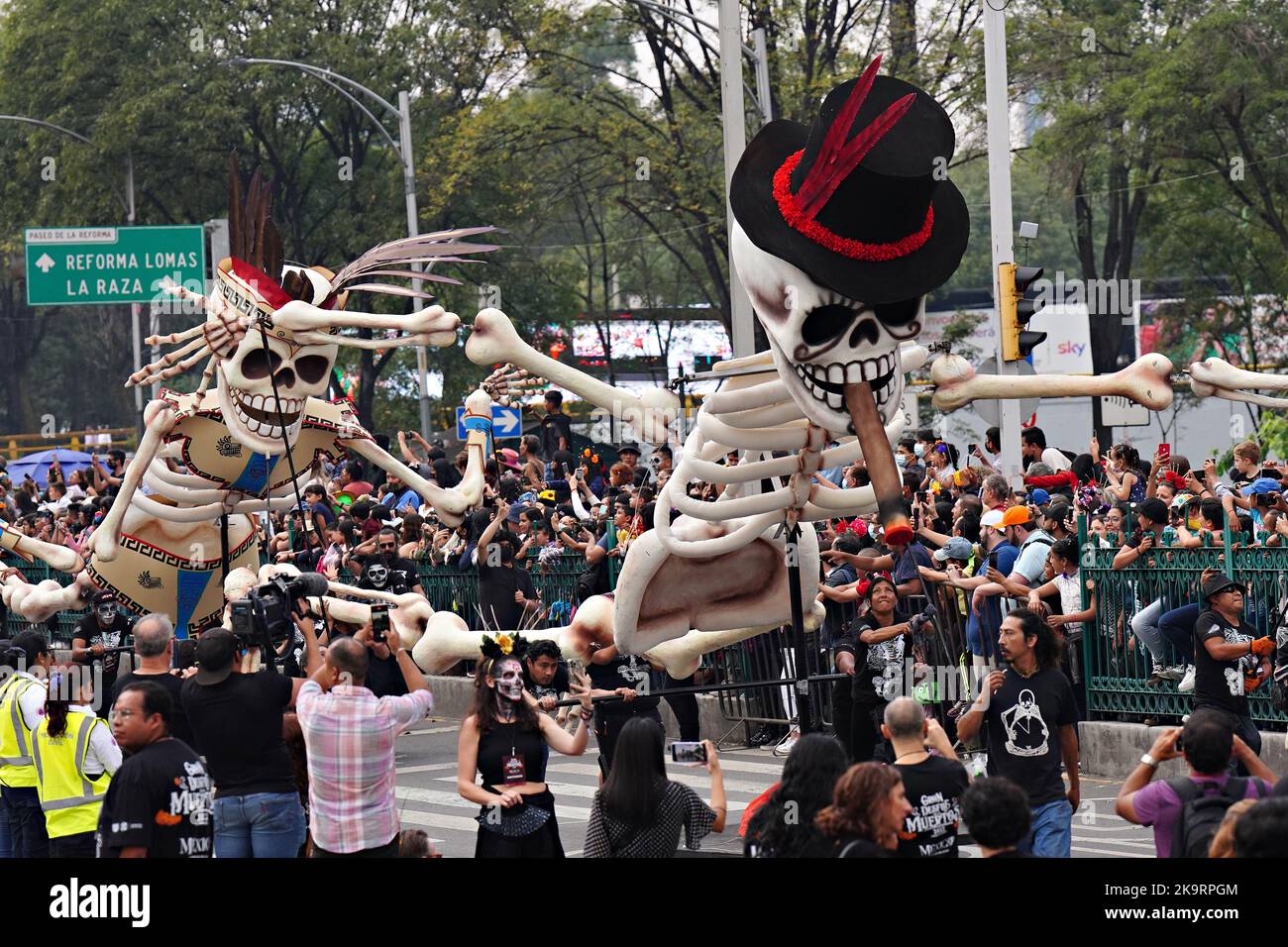 Mexico City, Mexico. 29th Oct, 2022. Giant skeletons process through the street during the Grand Parade of the Dead to celebrate Dia de los Muertos holiday on Paseo de la Reforma, October 29, 2022 in Mexico City, Mexico. Credit: Richard Ellis/Richard Ellis/Alamy Live News Stock Photo