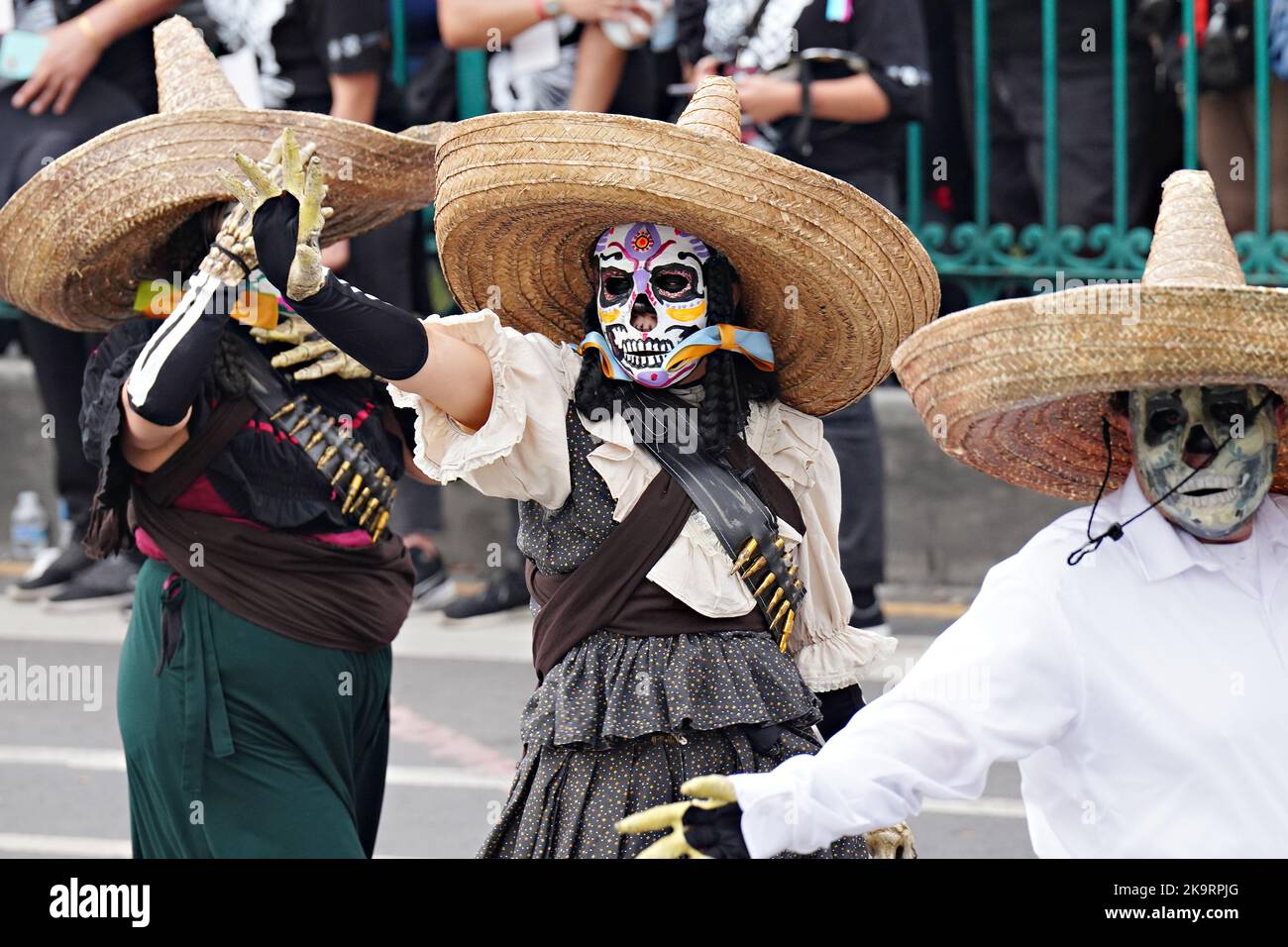 Mexico City, Mexico. 29th Oct, 2022. Performers wearing Mexican sombreros and skeleton costumes perform in the Grand Parade of the Dead to celebrate Dia de los Muertos holiday on Paseo de la Reforma, October 29, 2022 in Mexico City, Mexico. Credit: Richard Ellis/Richard Ellis/Alamy Live News Stock Photo