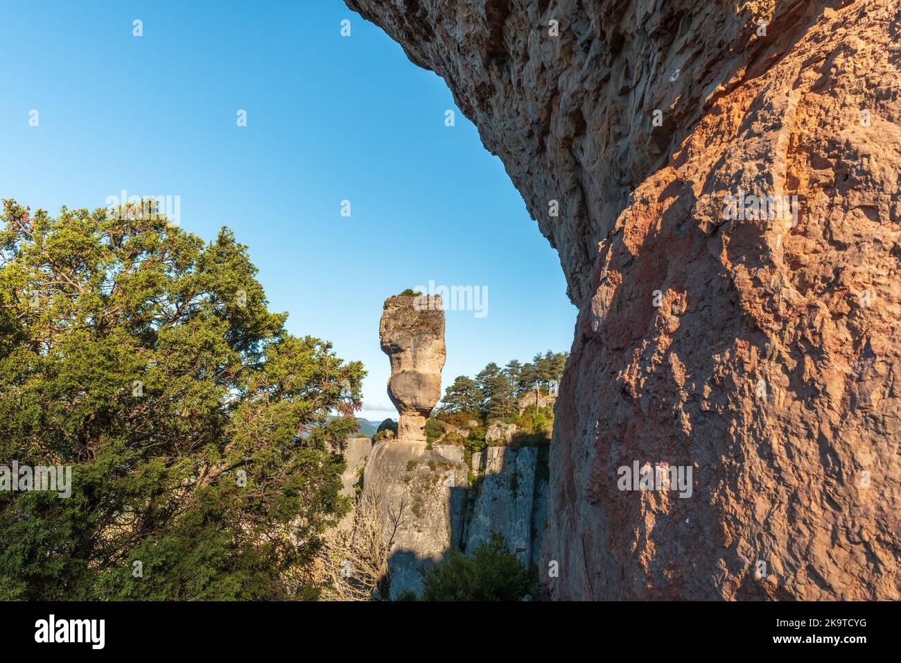 The vase of Sevres, spectacular rock in the Jontes Le Rozier
