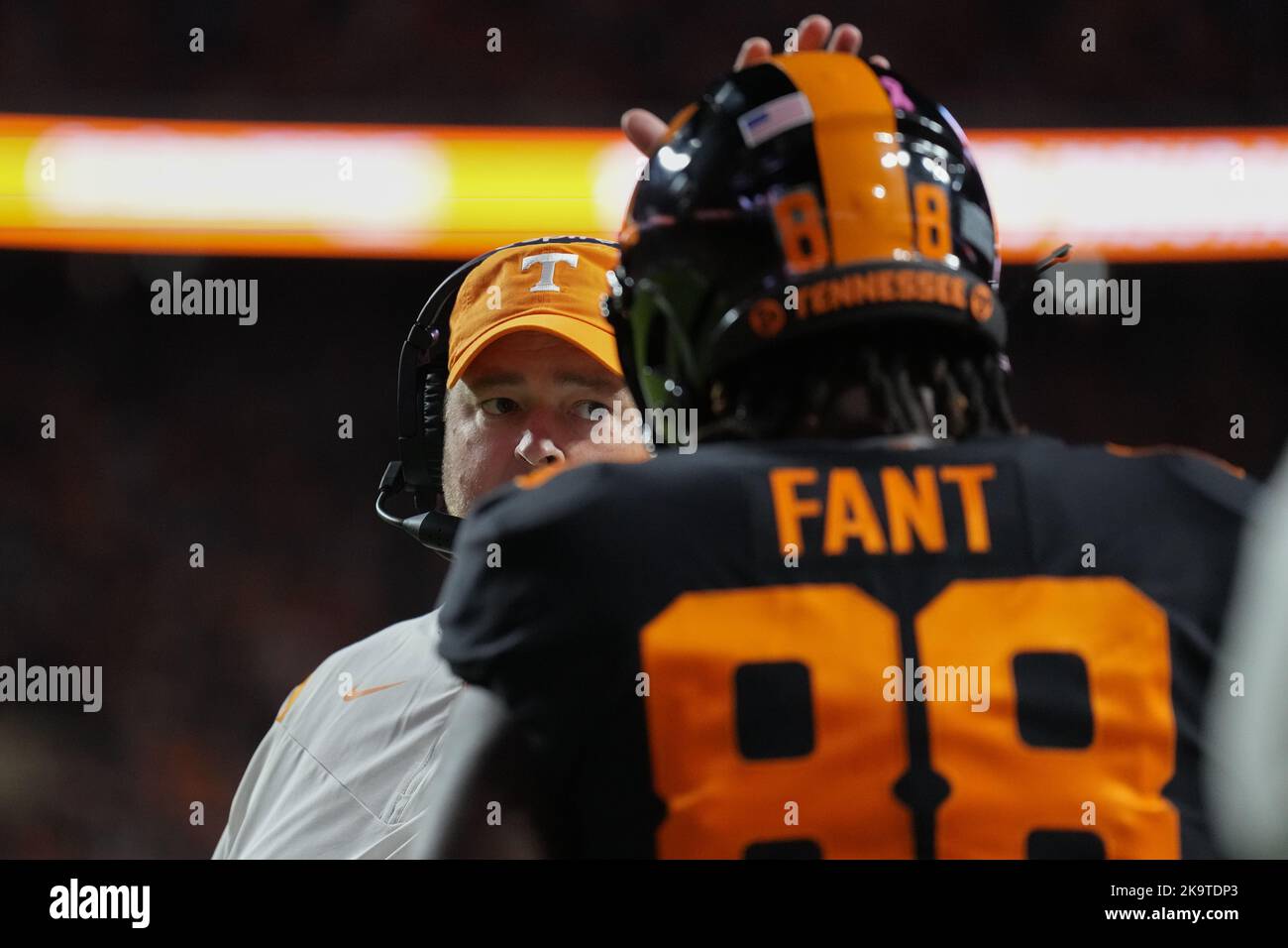 October 29, 2022: head coach Josh Heupel of the Tennessee Volunteers celebrates with Princeton Fant #88 of the Tennessee Volunteers after a touchdown during the NCAA football game between the University of Tennessee Volunteers and the University of Kentucky Wildcats at Neyland Stadium in Knoxville TN Tim Gangloff/CSM Credit: Cal Sport Media/Alamy Live News Stock Photo