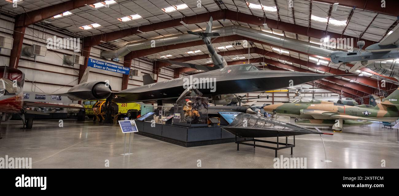 An SR-71 Blackbird on display at the Pima Air and Space Museum Stock ...