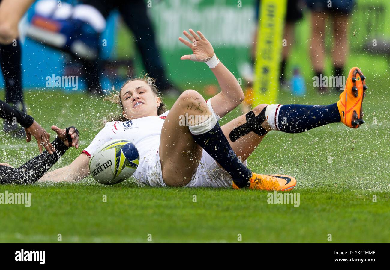 England's Ellie Kildunne during the Women's Rugby World Cup Quarter-final match at Waitakere Stadium in Auckland, New Zealand. Picture date: Sunday October 30, 2022. Stock Photo
