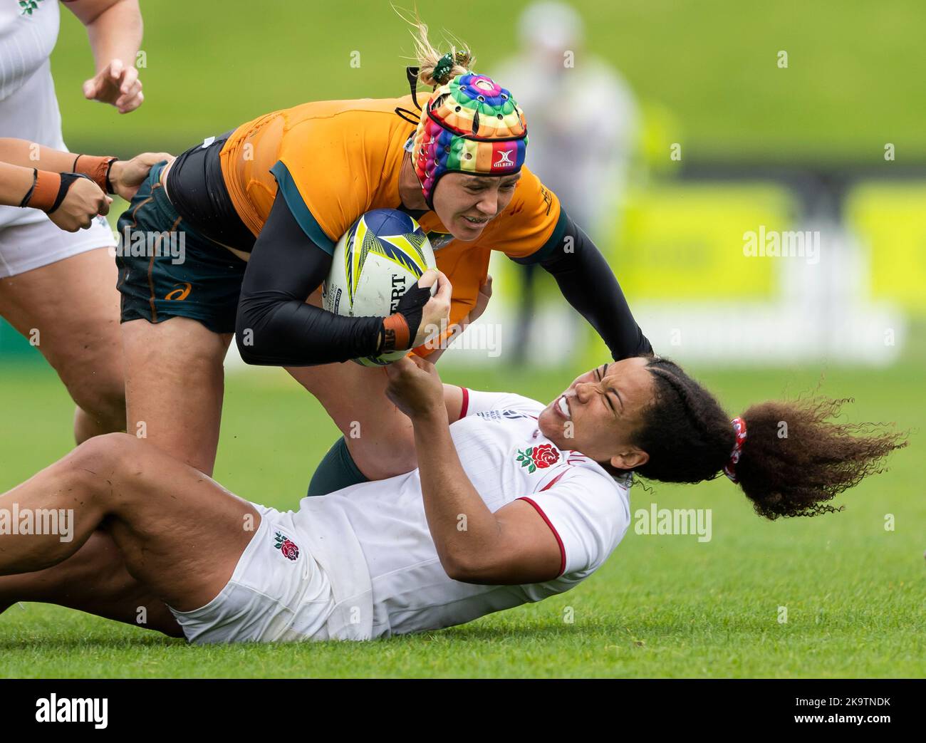 England's Tatyana Heard tackles Australia's Sharni Williams during the Women's Rugby World Cup Quarter-final match at Waitakere Stadium in Auckland, New Zealand. Picture date: Sunday October 30, 2022. Stock Photo