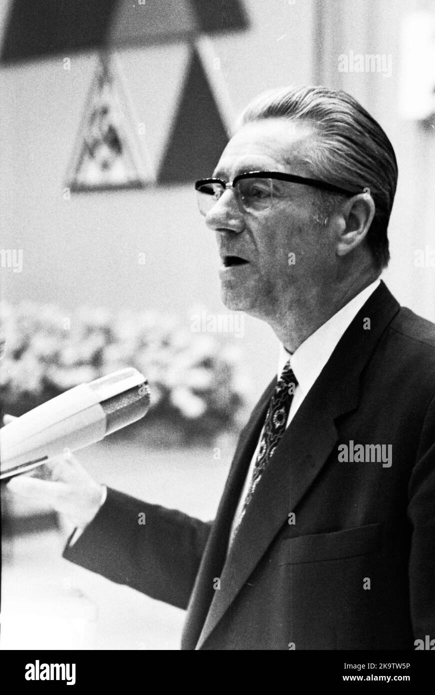 The central theme of the 7th IG Metall Women's Conference, here on 24 September 1970 in Dortmund, was the pursuit of equal pay. Otto Brenner at the Stock Photo