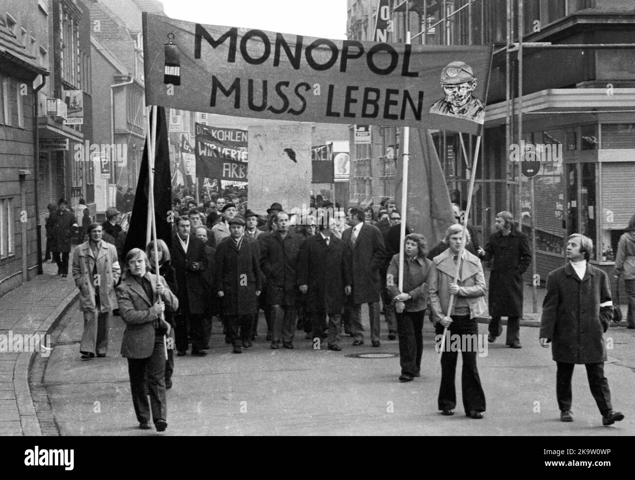 A workers' meeting in the washhouse of the Monopol colliery on 18