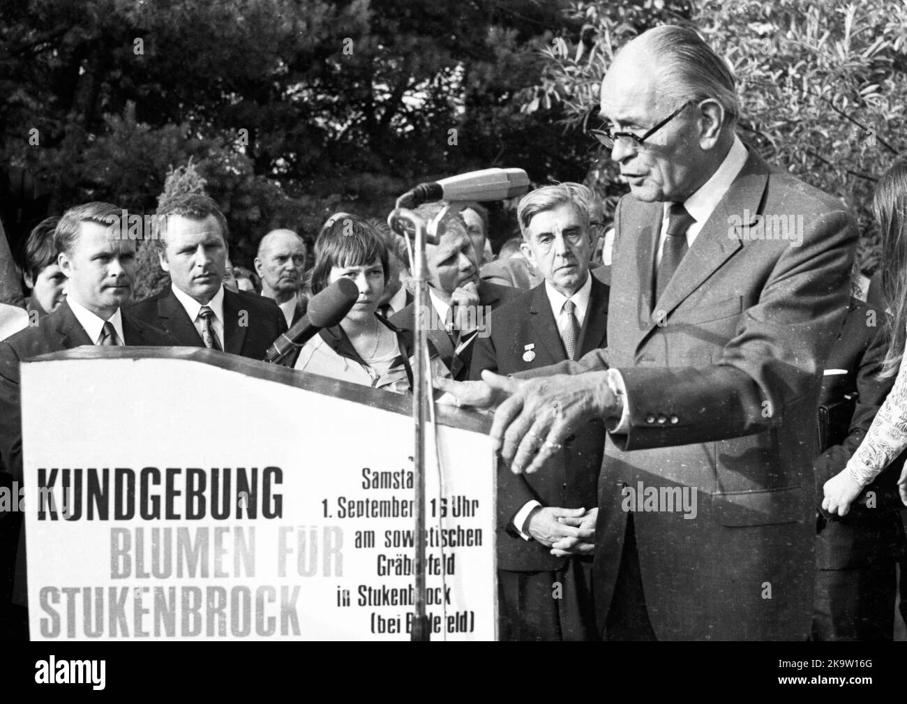 The traditional commemoration ceremony Flowers for Stukenbrock, here on 01. 09. 1973 the anti-war day in Stukenbrock near Bielefeld- the Nazi victims Stock Photo
