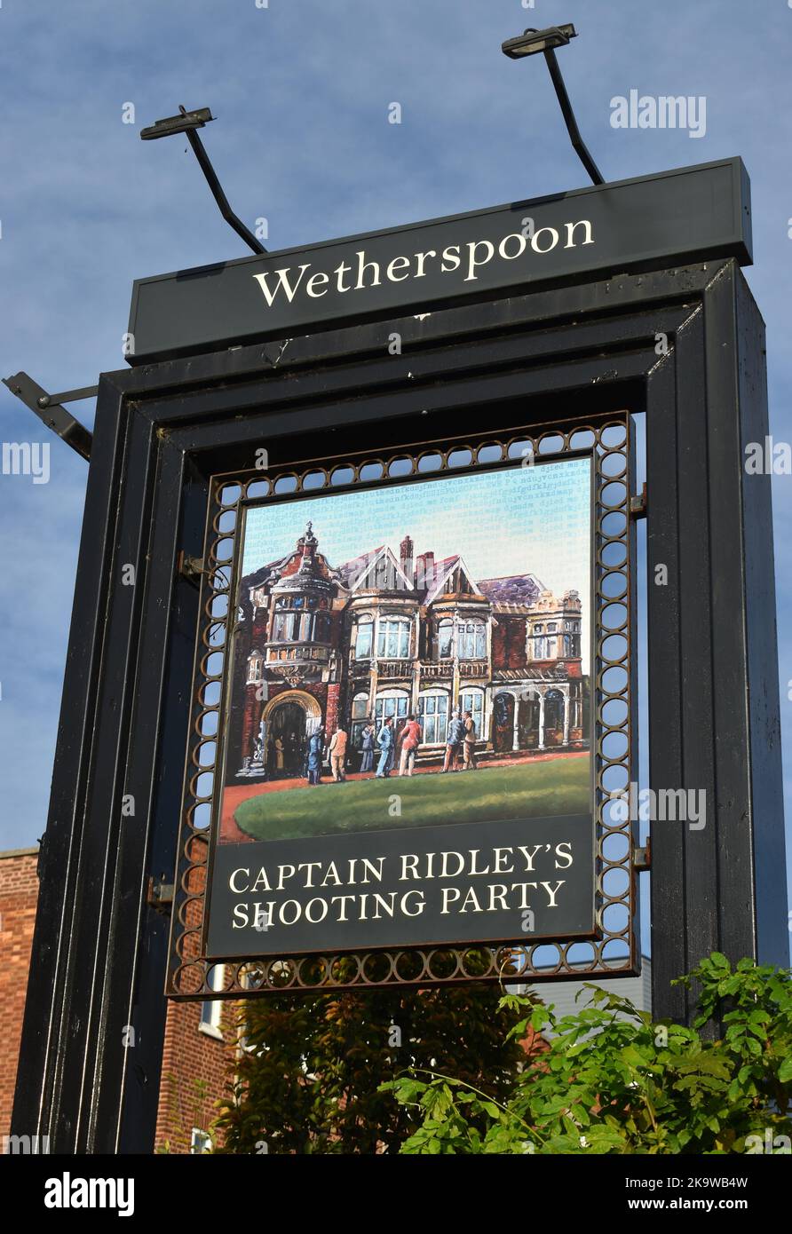 Captain Ridley's Shooting Party was the code name for a group from MI5  who went to Bletchley Park in 1938. The name is remembered on this pub sign. Stock Photo