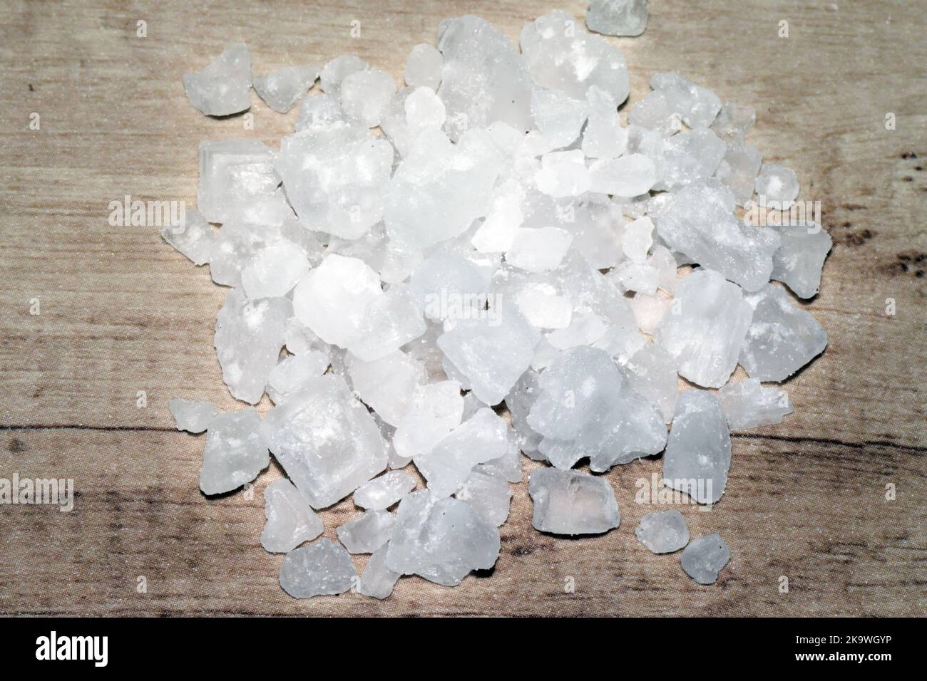 Close-up of salt grains Stock Photo - Alamy