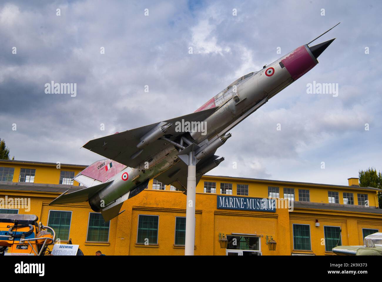 Old mig jet fighter plane hi-res stock photography and images
