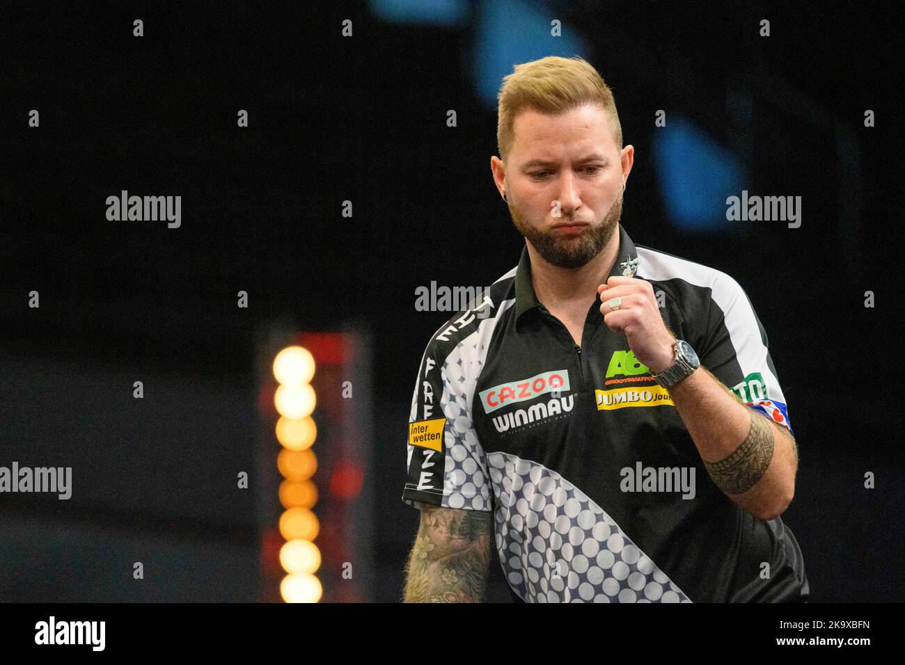 Professional darts pdc hires stock photography and images Alamy
