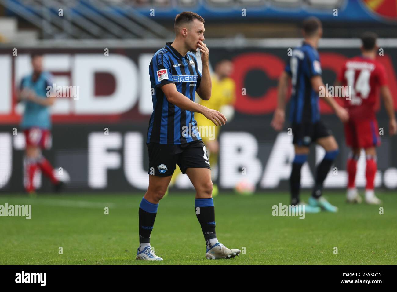 Paderborn, Germany. 30th Oct, 2022. Soccer: 2nd Bundesliga, SC Paderborn 07 - Hamburger SV, Matchday 14 at Home Deluxe Arena. Paderborn's Julian Justvan is disappointed. Credit: Friso Gentsch/dpa - IMPORTANT NOTE: In accordance with the requirements of the DFL Deutsche Fußball Liga and the DFB Deutscher Fußball-Bund, it is prohibited to use or have used photographs taken in the stadium and/or of the match in the form of sequence pictures and/or video-like photo series./dpa/Alamy Live News Stock Photo