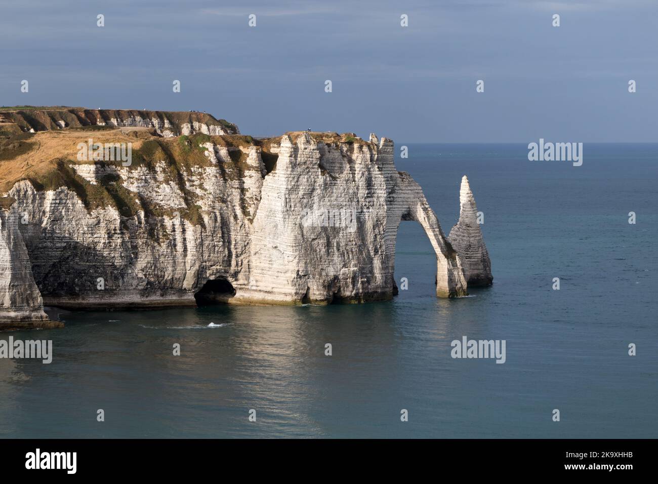 The Porte d'Aval Arch and The L'Aiguille (the Needle), Étretat, Normandy, France Stock Photo