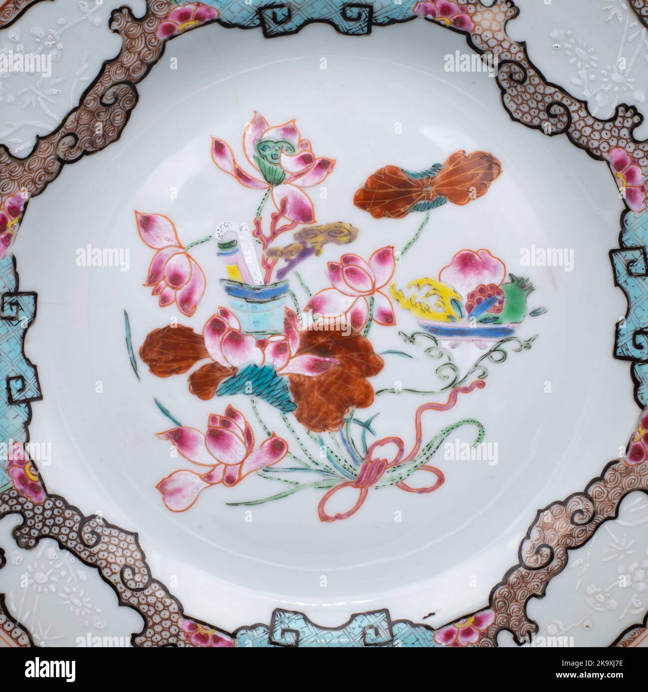 Porcelain early 18th century hi-res stock photography and images - Alamy