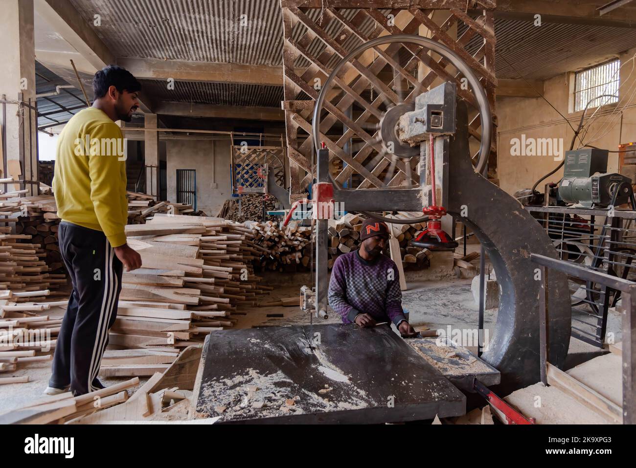 October 29, 2022, Bijhbehara, Jammu and Kashmir, India A worker shapes