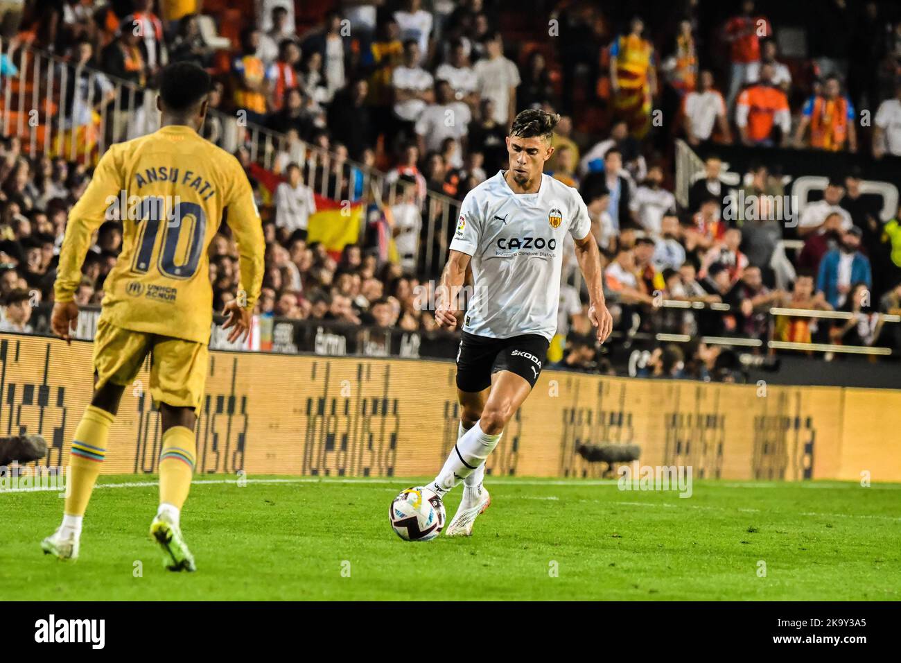 VALENCIA, SPAIN - OCTOBER 29: Gabriel Paulista of Valencia CF during the match between Valencia CF and FC Barcelona of La Liga Santander on October 29, 2022 at Mestalla in Valencia, Spain. (Photo by Samuel Carreño/ PX Images) Credit: Px Images/Alamy Live News Stock Photo