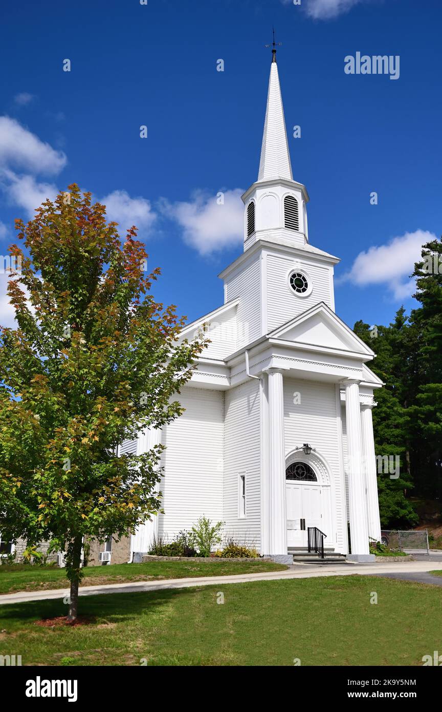 Pascoag, Rhode Island, USA. Pascoag Community Baptist Church in a picturesque setting. Stock Photo