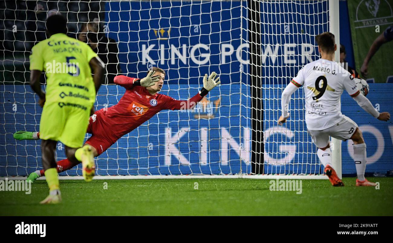OHL's Mario Gonzalez scores 11 during a soccer match between Oud