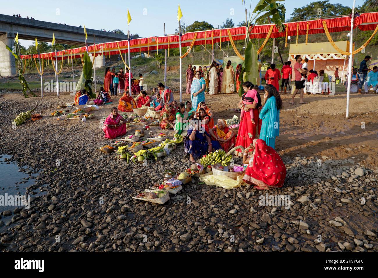 Jamshedpur, India. 30th Oct, 2022. Devotees offering prayers to God ...