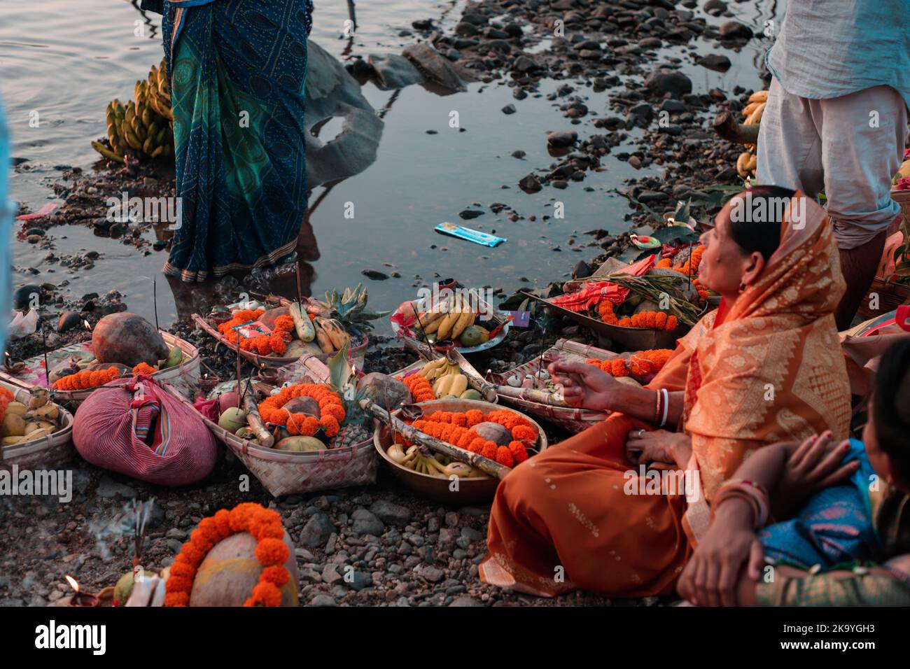 Jamshedpur, India. 30th Oct, 2022. Devotees offering prayers to God ...