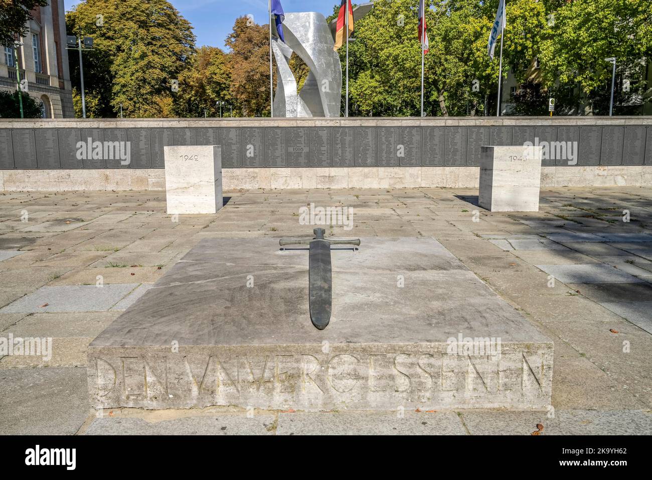 Kriegerdenkmal, Nonnendammallee, Siemensstadt, Spandau, Berlin, Deutschland Stock Photo