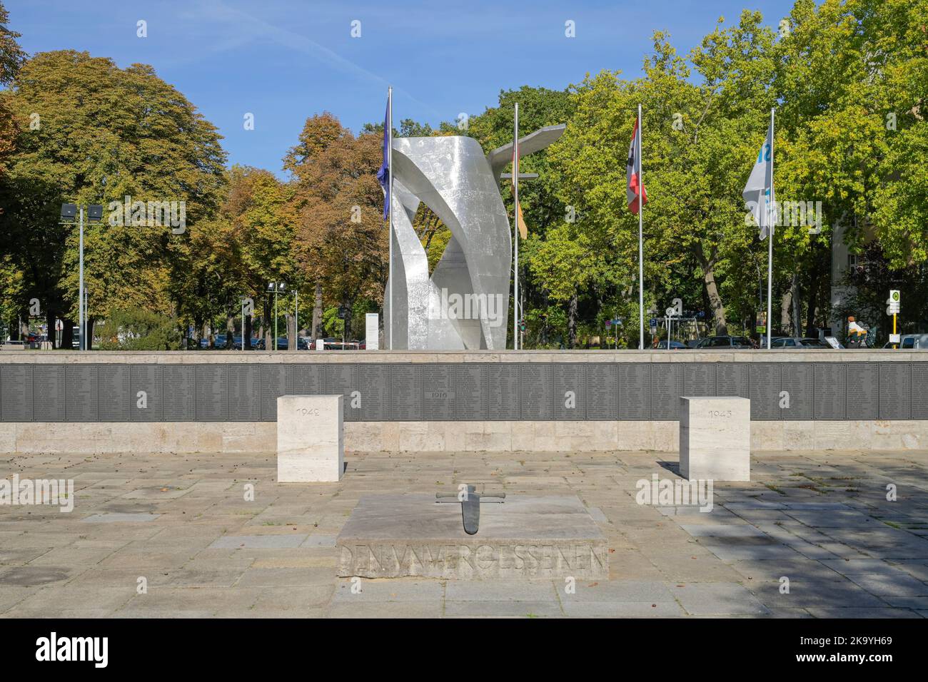 Kriegerdenkmal, Nonnendammallee, Siemensstadt, Spandau, Berlin, Deutschland Stock Photo