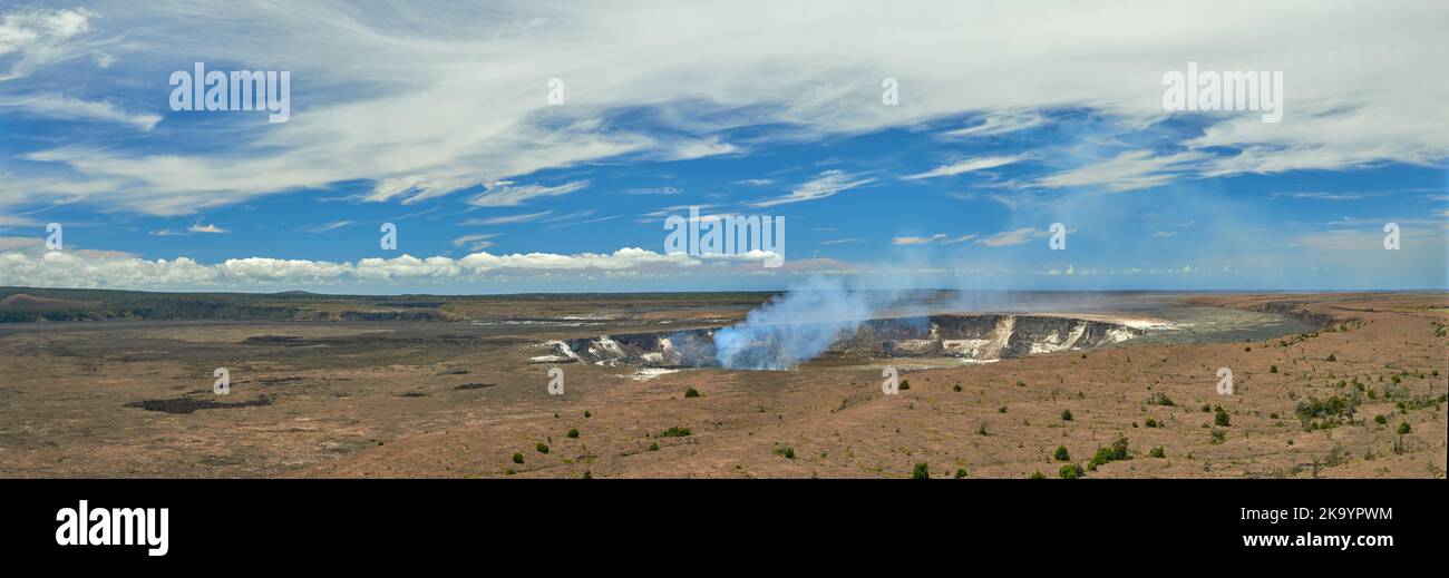 The picturesque steaming craters KIlauea and Halemaumau, Hawaiʻi Volcanoes National Park on Big Island HI Stock Photo